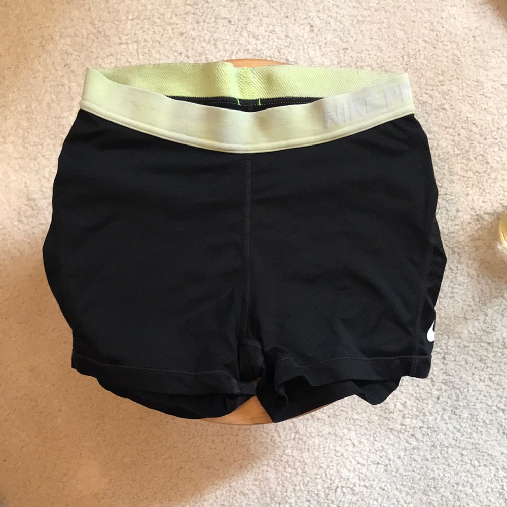 Black/lime green nike pro 3’m shorts